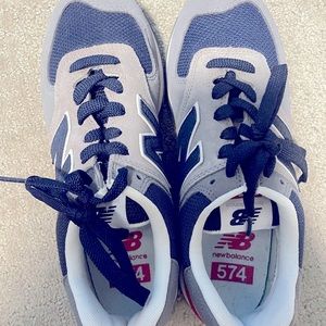 New balance shoes !!! Barely worn!!!